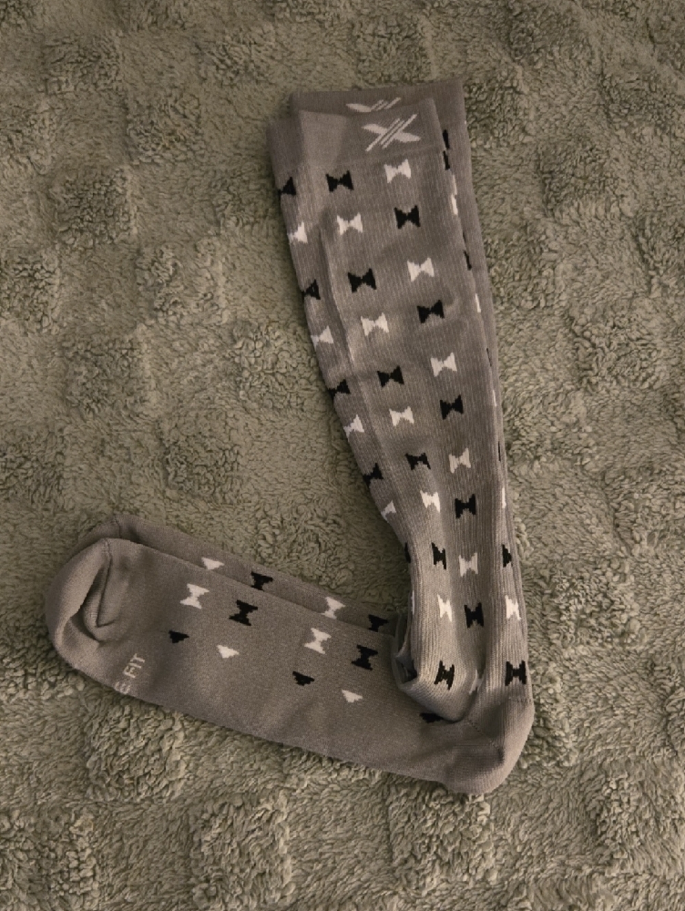 Women's Patterned Compression Socks - Picture 3 of 3